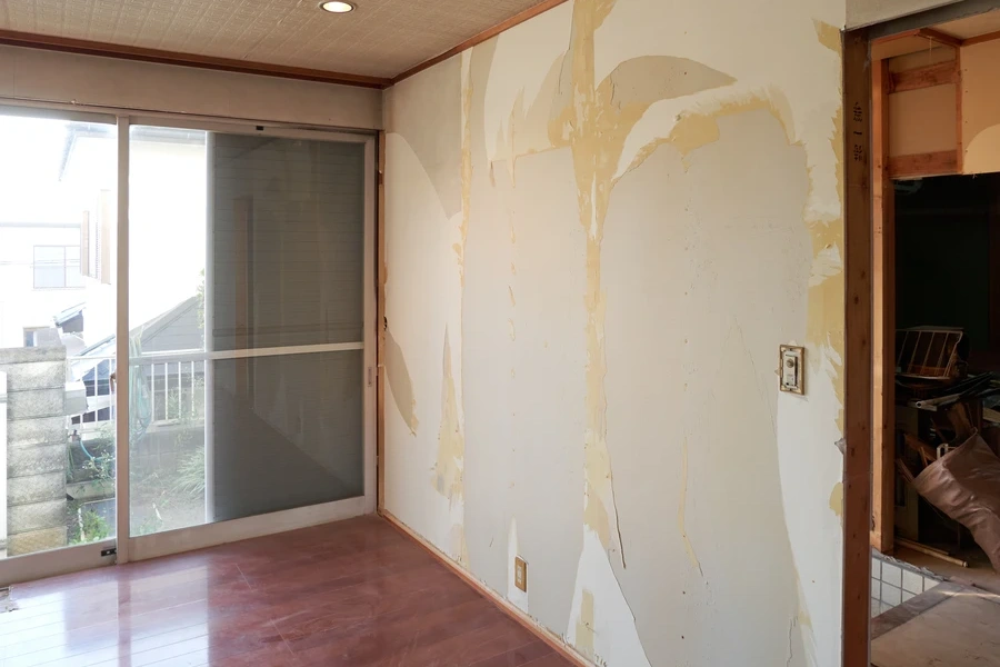 Common Challenges Homeowners Face During Wallpaper Removal in Tallahassee, FL